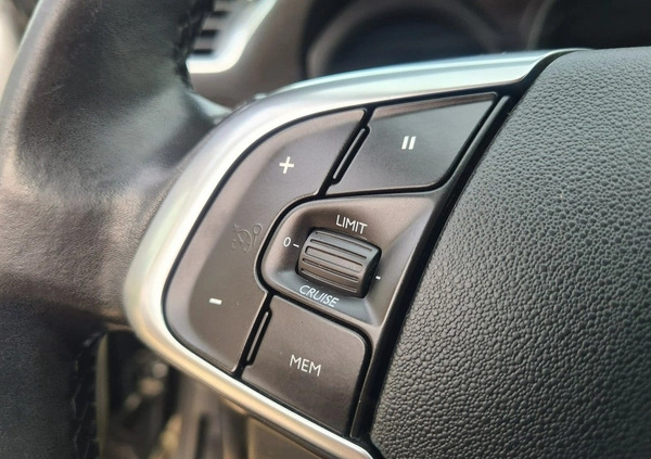 Citroen C4 cena 37900 przebieg: 89000, rok produkcji 2015 z Nowa Dęba małe 742